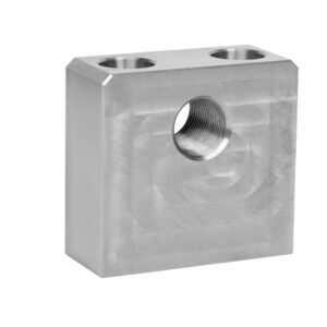Frästeil mit Bohrungen und Innengewinde
